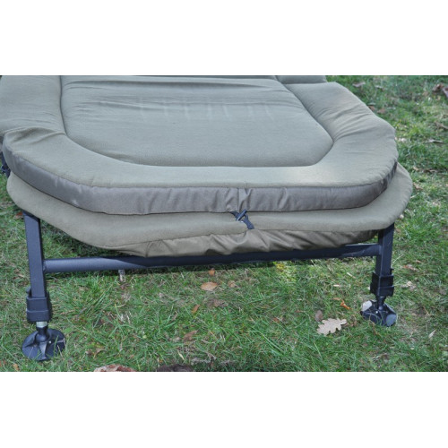 Къмпинг легло Carp Focus Imperial Pack + матрак, възглавница и спален чувал